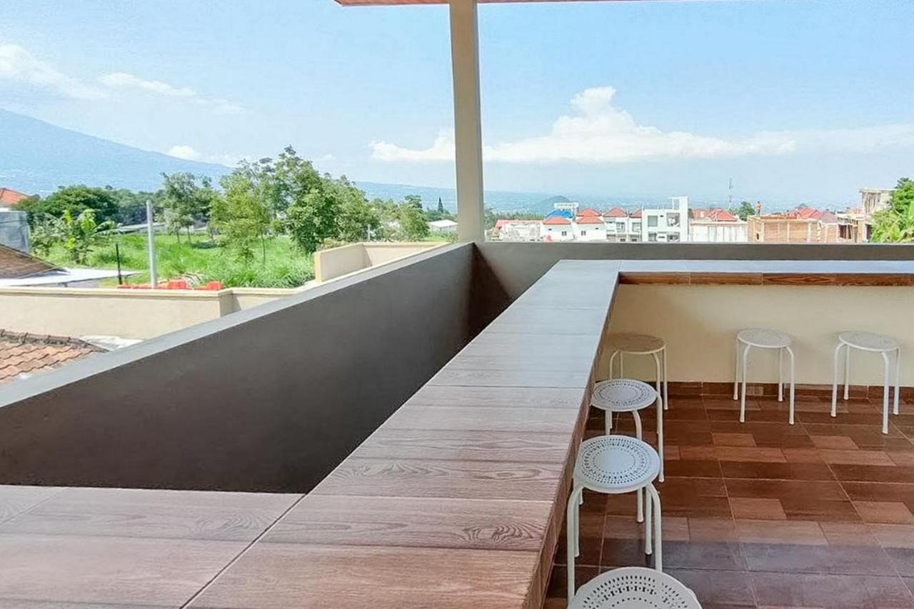 Reddoorz Near Bns Batu Hotel Tlekung Ngoại thất bức ảnh