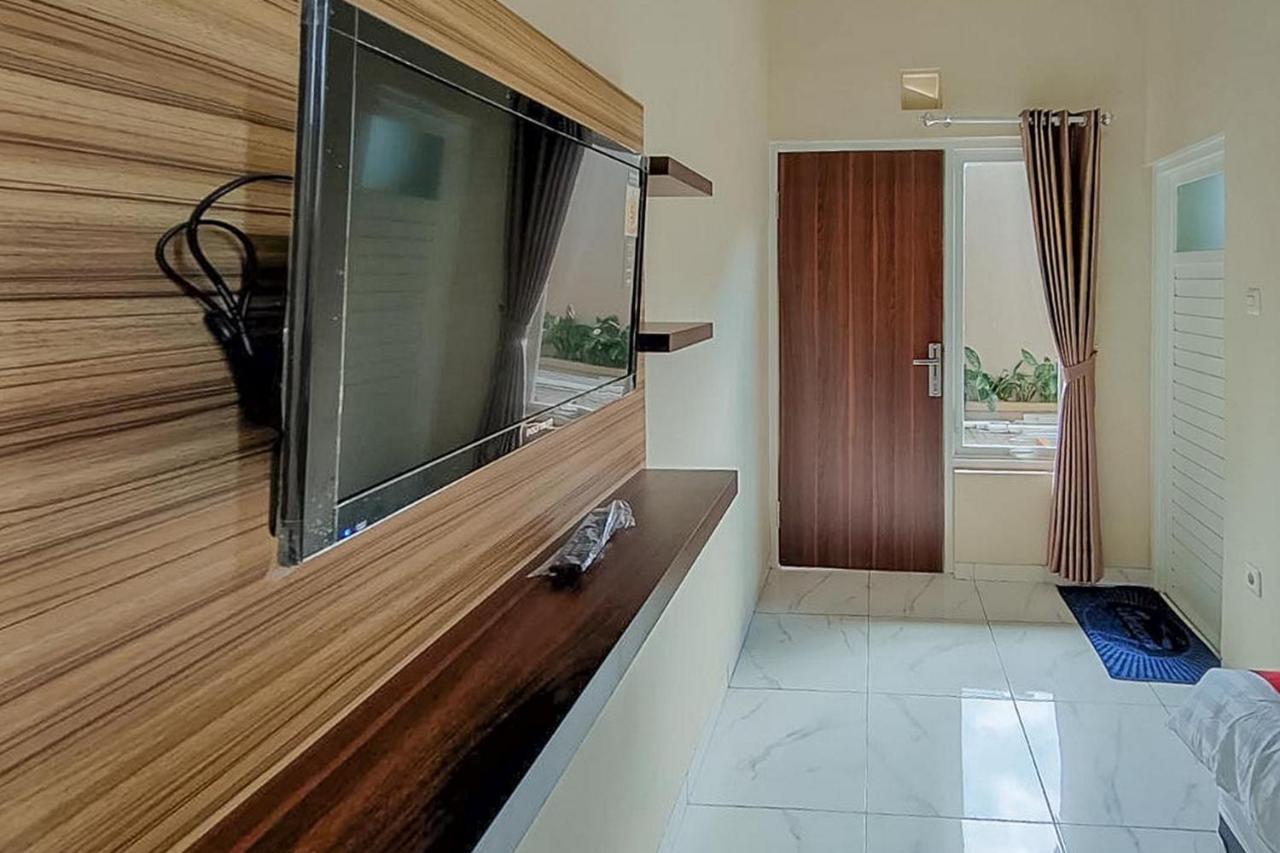 Reddoorz Near Bns Batu Hotel Tlekung Ngoại thất bức ảnh