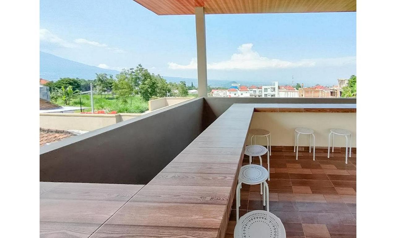 Reddoorz Near Bns Batu Hotel Tlekung Ngoại thất bức ảnh